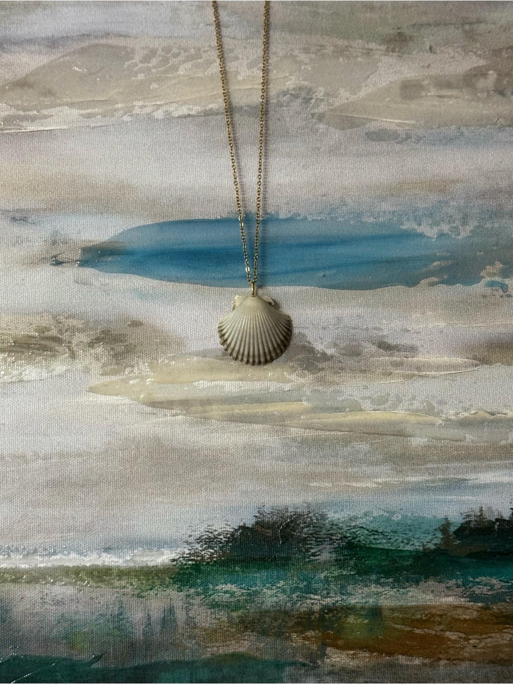 Natural Scallop Shell Pendant Necklace - Coastal Style
